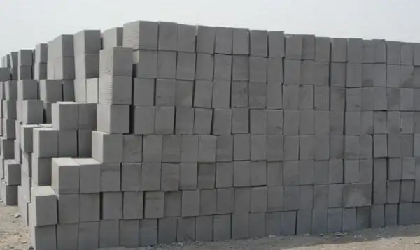 農(nóng)村自建房，泡沫磚的特點。